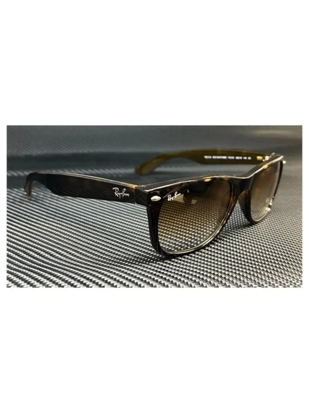 Ray-Ban new tags